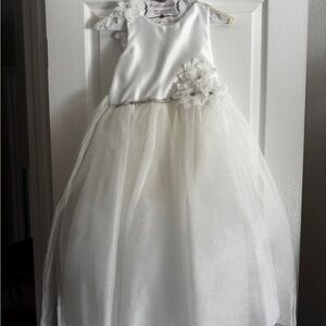 Elegant White Flower Girl Dress